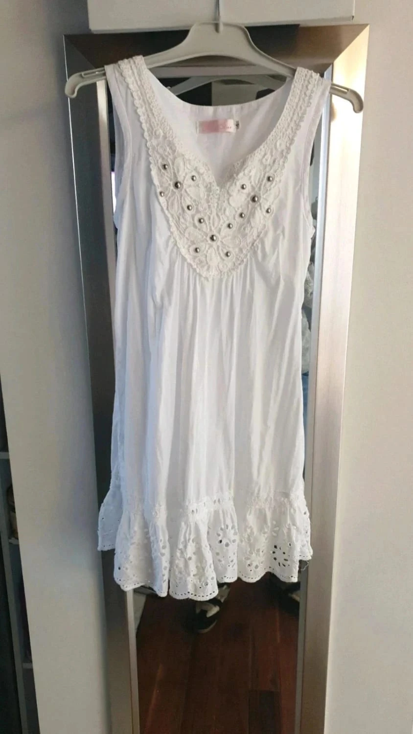 Robe blanche a dentelle 4ans